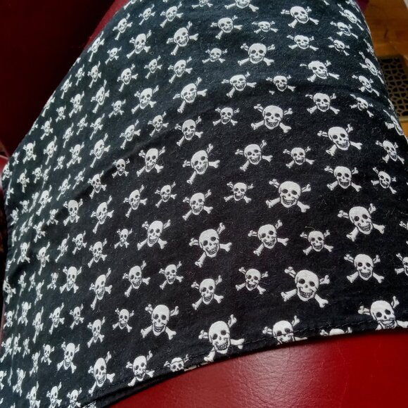 Vintage Skull & Crossbones Black & White Bandana - Picture 3 of 5